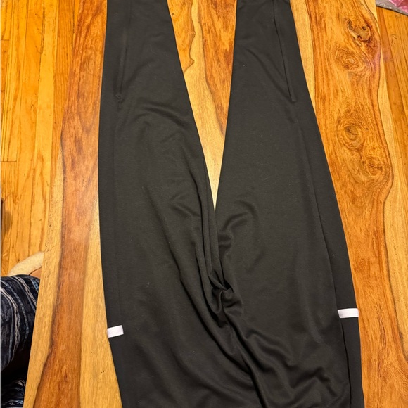 Adidas track or jogging pants size M in like new condition - Picture 3 of 10